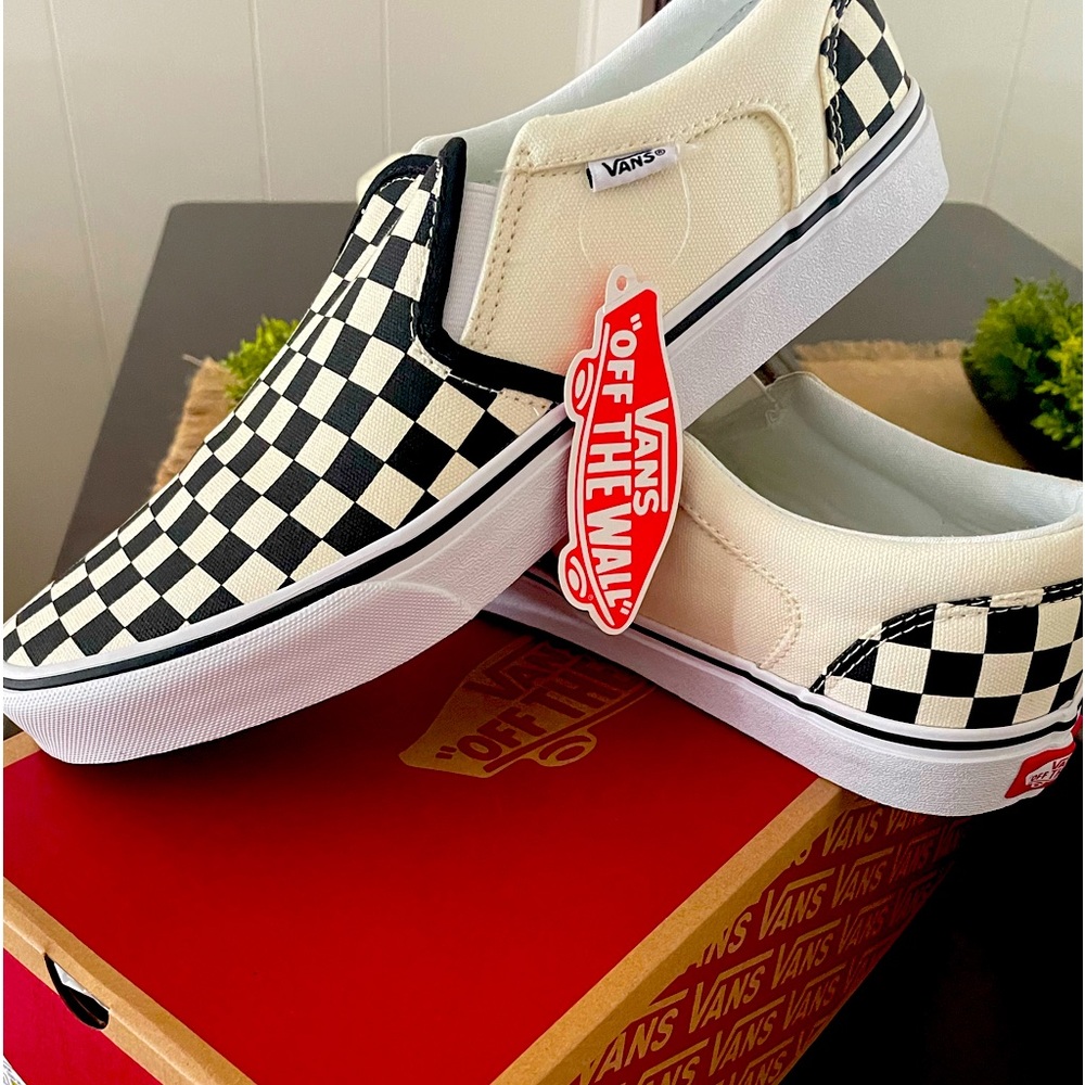 Vans men’s Asher slip on size 11 1/2 Brand new with tags & original box